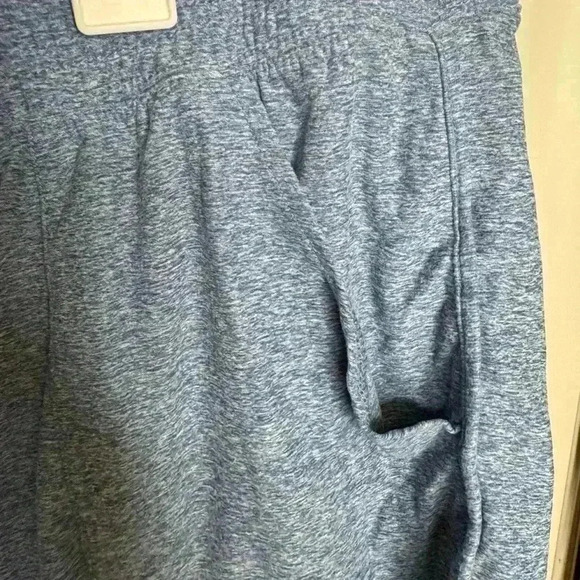 ATHLETIC Blue shorts with pockets, size XXL. - Picture 4 of 4